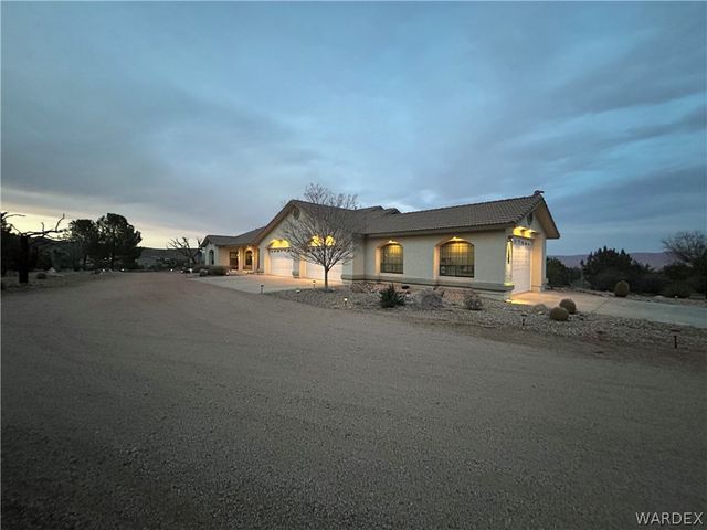 5840 N Cedar Ridge Lane, Kingman, AZ 86409