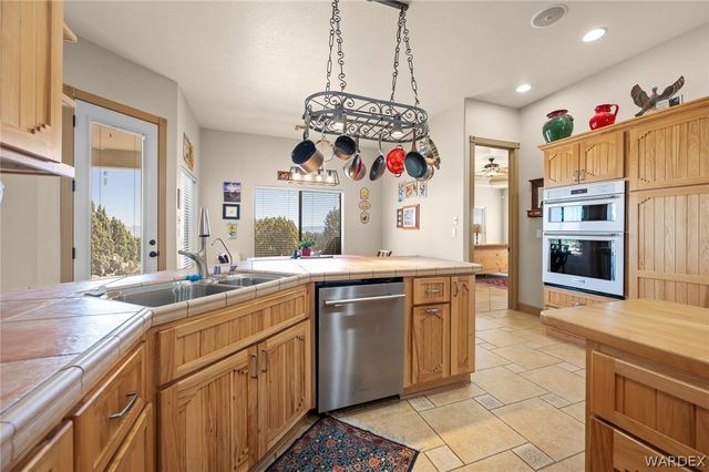 5840 N Cedar Ridge Lane, Kingman, AZ 86409