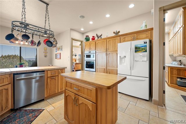 5840 N Cedar Ridge Lane, Kingman, AZ 86409