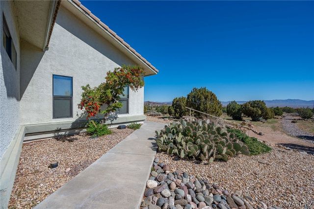 5840 N Cedar Ridge Lane, Kingman, AZ 86409