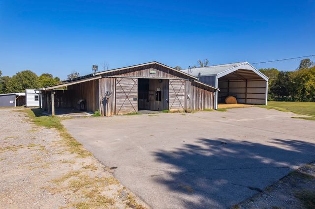 130 Cooper Anderson Rd, Jackson, TN 38305