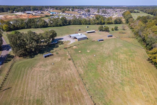 130 Cooper Anderson Rd, Jackson, TN 38305