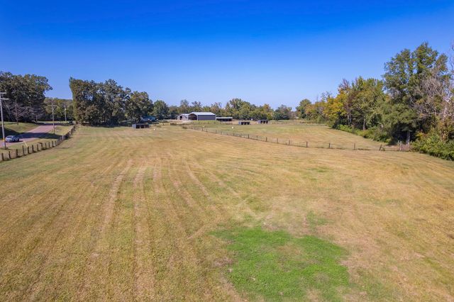 130 Cooper Anderson Rd, Jackson, TN 38305