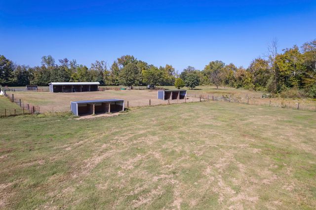 130 Cooper Anderson Rd, Jackson, TN 38305