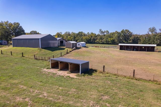 130 Cooper Anderson Rd, Jackson, TN 38305