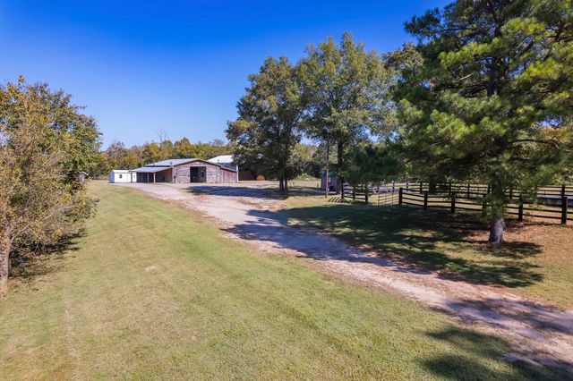 130 Cooper Anderson Rd, Jackson, TN 38305