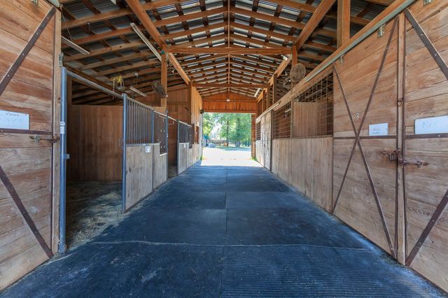 130 Cooper Anderson Rd, Jackson, TN 38305