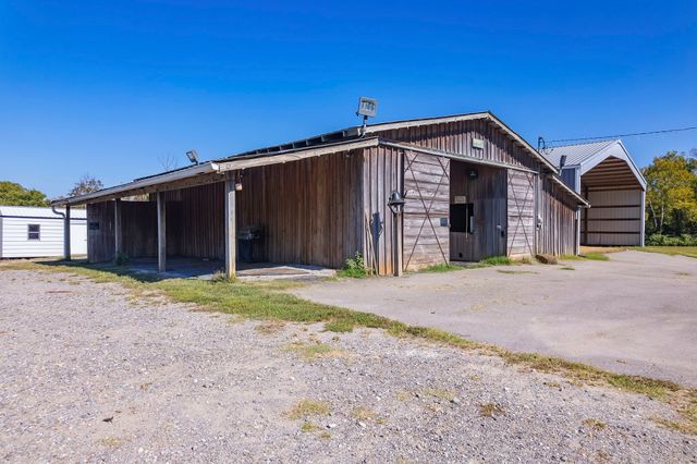 130 Cooper Anderson Rd, Jackson, TN 38305