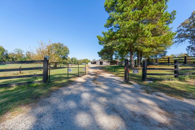 130 Cooper Anderson Rd, Jackson, TN 38305