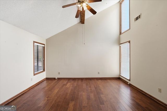 26 Latimer Lane NE, Kennesaw, GA 30144