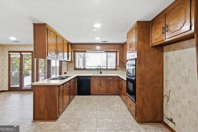 26 Latimer Lane NE, Kennesaw, GA 30144