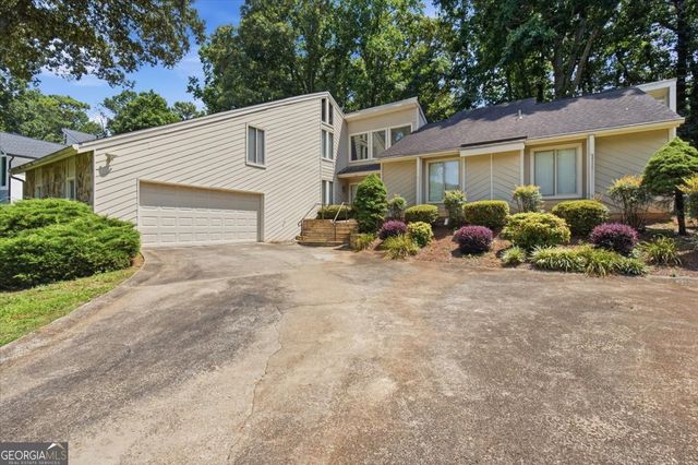 26 Latimer Lane NE, Kennesaw, GA 30144