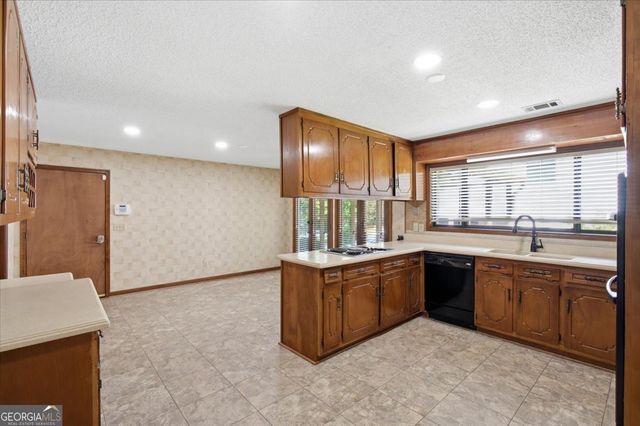 26 Latimer Lane NE, Kennesaw, GA 30144