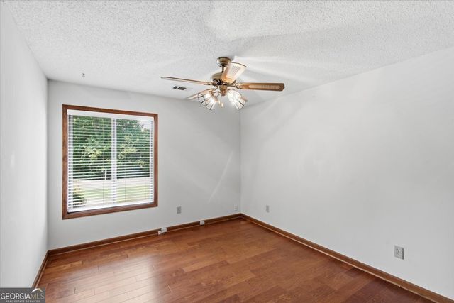 26 Latimer Lane NE, Kennesaw, GA 30144