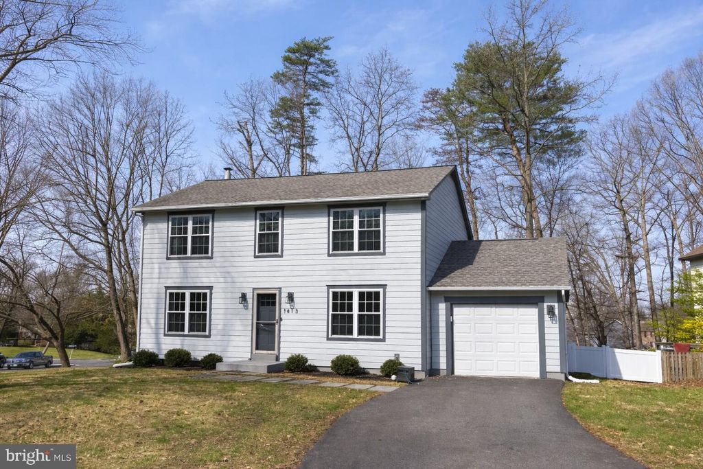 1413 BAYSHIRE LN, Herndon, VA 20170