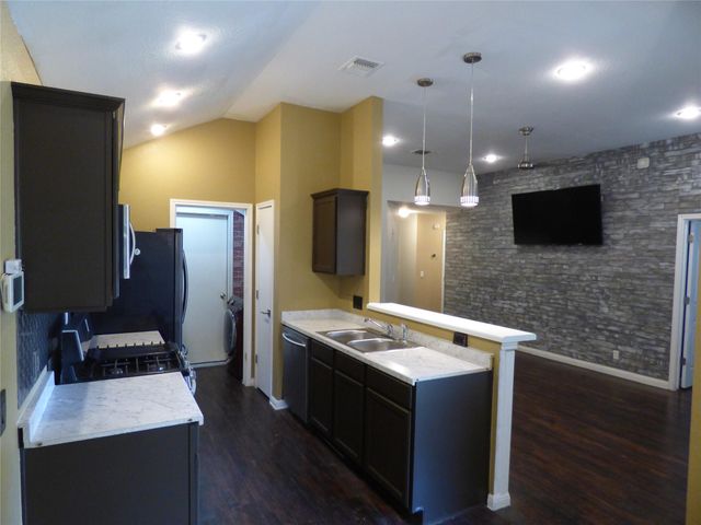340 Spillway DR, Kyle, TX 78640