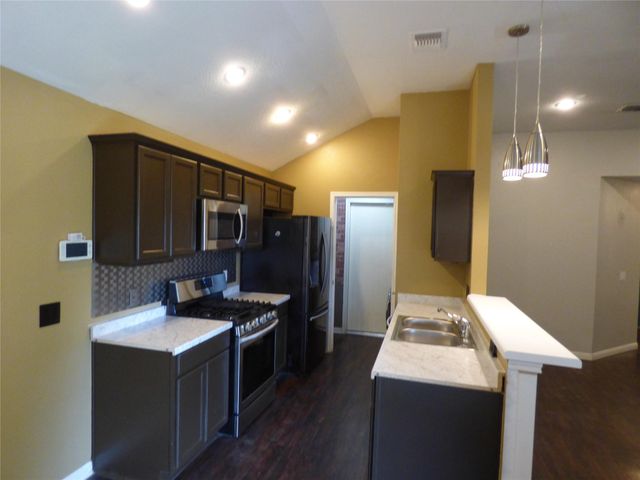 340 Spillway DR, Kyle, TX 78640