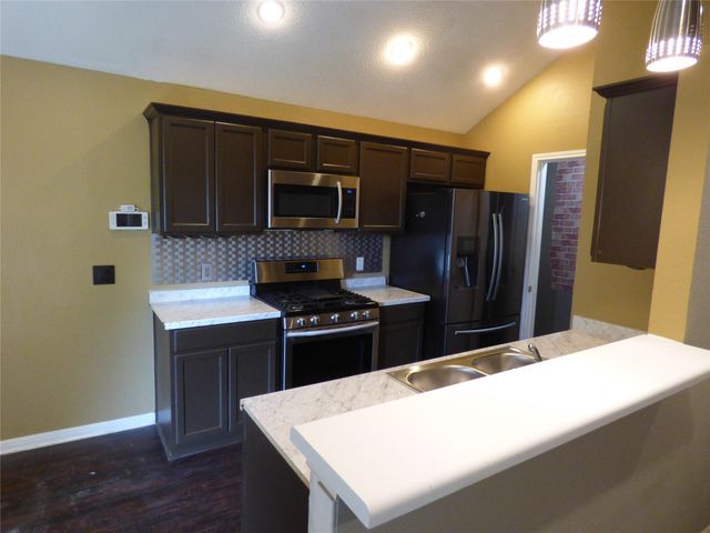 340 Spillway DR, Kyle, TX 78640
