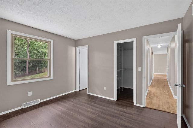 4950 Sparrow Avenue, Kalamazoo, MI 49004
