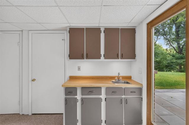 4950 Sparrow Avenue, Kalamazoo, MI 49004