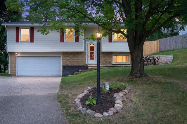 4950 Sparrow Avenue, Kalamazoo, MI 49004