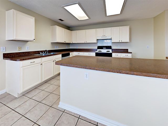 4224 Cave Cove Court, Fort Worth, TX 76244
