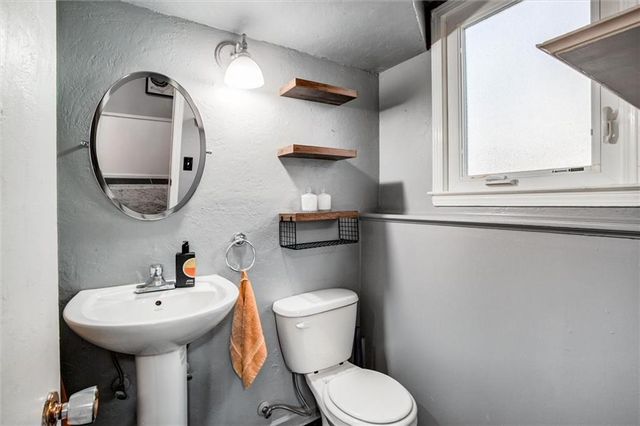 14400 E 40th Street S, Independence, MO 64055