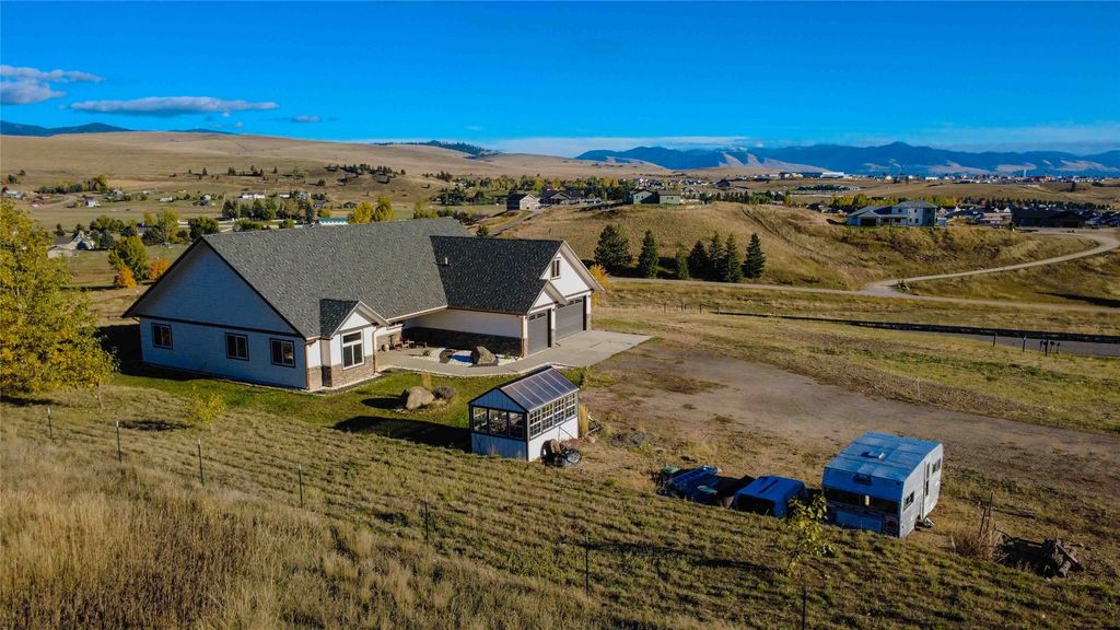10484 Fire Bucket Loop, Missoula, MT 59808 photo 2
