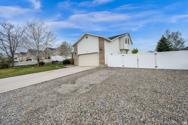 4852 W MOUNTAIN LAUREL LN, West Jordan, UT 84088