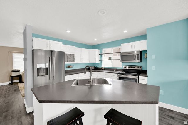 4852 W MOUNTAIN LAUREL LN, West Jordan, UT 84088