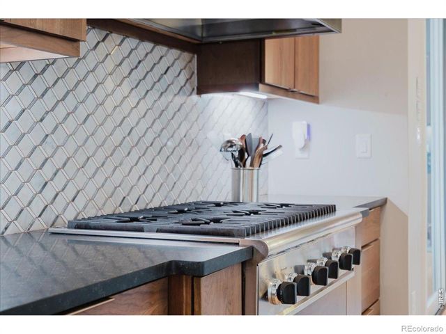 8568 Foxhaven Court, Longmont, CO 80503