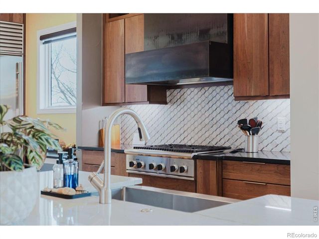 8568 Foxhaven Court, Longmont, CO 80503