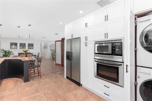 10511 SW 122nd Ct, Miami, FL 33186