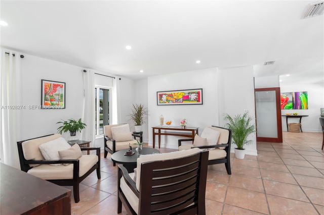 10511 SW 122nd Ct, Miami, FL 33186