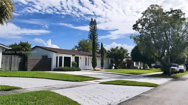 10511 SW 122nd Ct, Miami, FL 33186