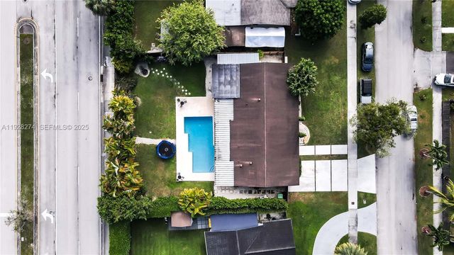 10511 SW 122nd Ct, Miami, FL 33186