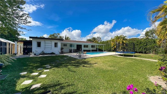 10511 SW 122nd Ct, Miami, FL 33186