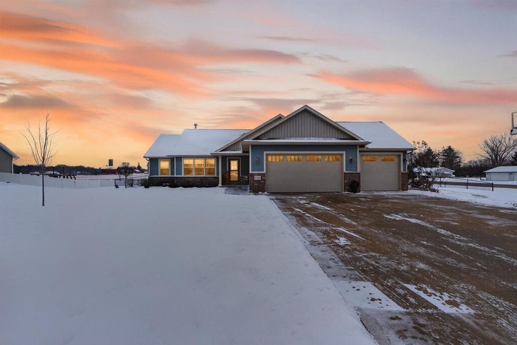 W7295 MIDNIGHT WAY, Greenville, WI 54942