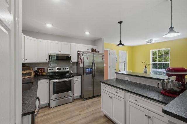 8252 Pinewood Rd, Nunnelly, TN 37137