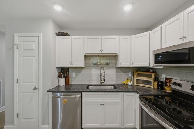 8252 Pinewood Rd, Nunnelly, TN 37137