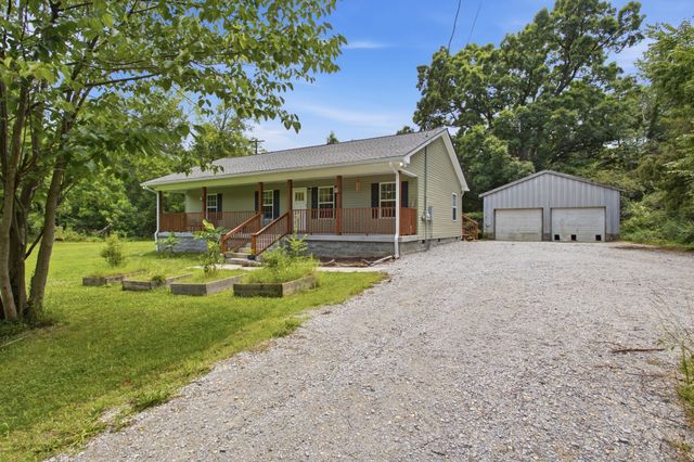 8252 Pinewood Rd, Nunnelly, TN 37137