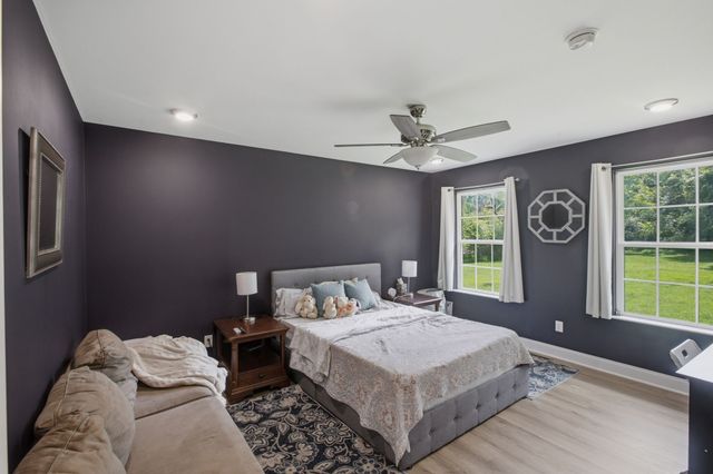 8252 Pinewood Rd, Nunnelly, TN 37137