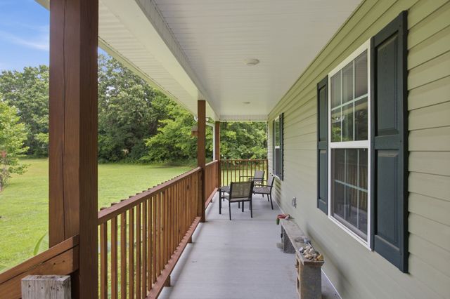 8252 Pinewood Rd, Nunnelly, TN 37137