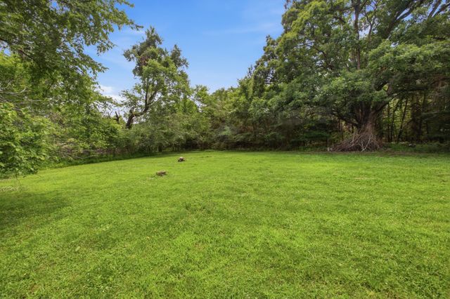 8252 Pinewood Rd, Nunnelly, TN 37137