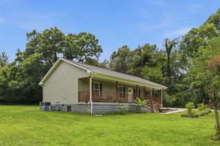 8252 Pinewood Rd, Nunnelly, TN 37137