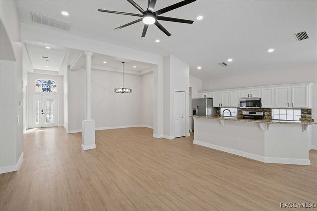 335 W Doerr Path, Hernando, FL 34442