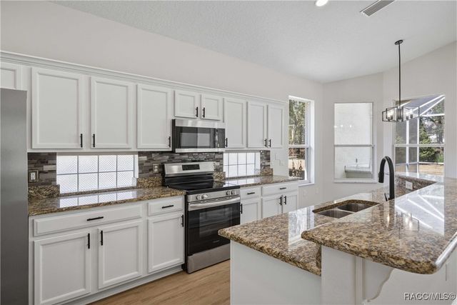 335 W Doerr Path, Hernando, FL 34442