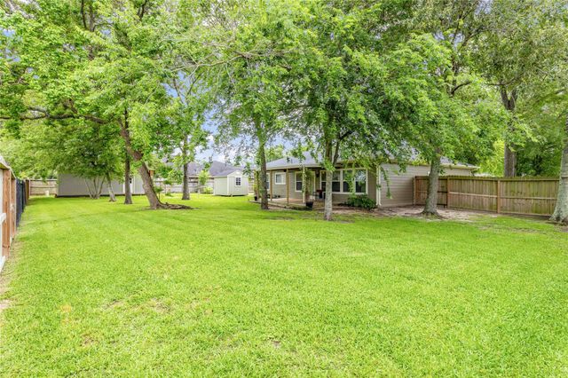 17202 N Lighthouse Drive, Crosby, TX 77532