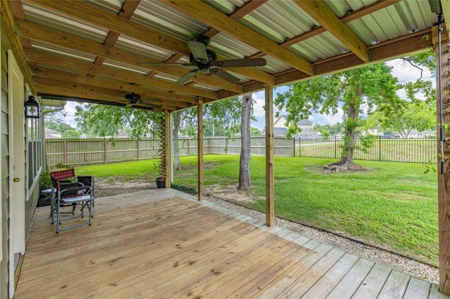 17202 N Lighthouse Drive, Crosby, TX 77532