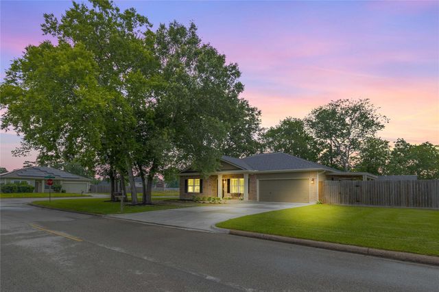 17202 N Lighthouse Drive, Crosby, TX 77532